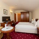 Πανσιόν Hochdoerffer Gaestehaus Λαντάου