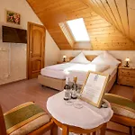 Hochdoerffer Gaestehaus Λαντάου
